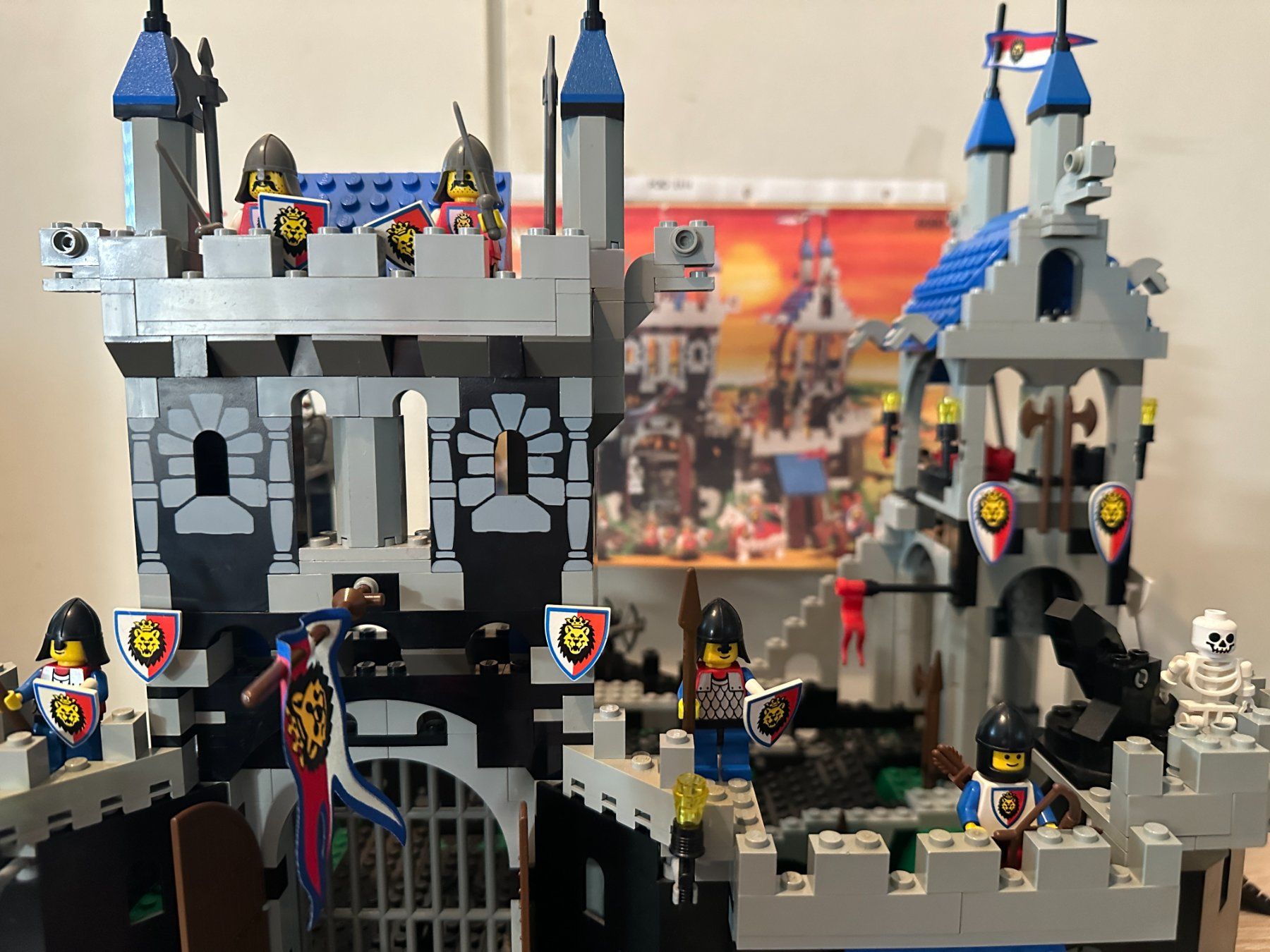 Lego Kit di costruzioni: LEGO Ritter 6090 Royal Knight's Castle – Usato da Basel venduto da Don-Angel 7