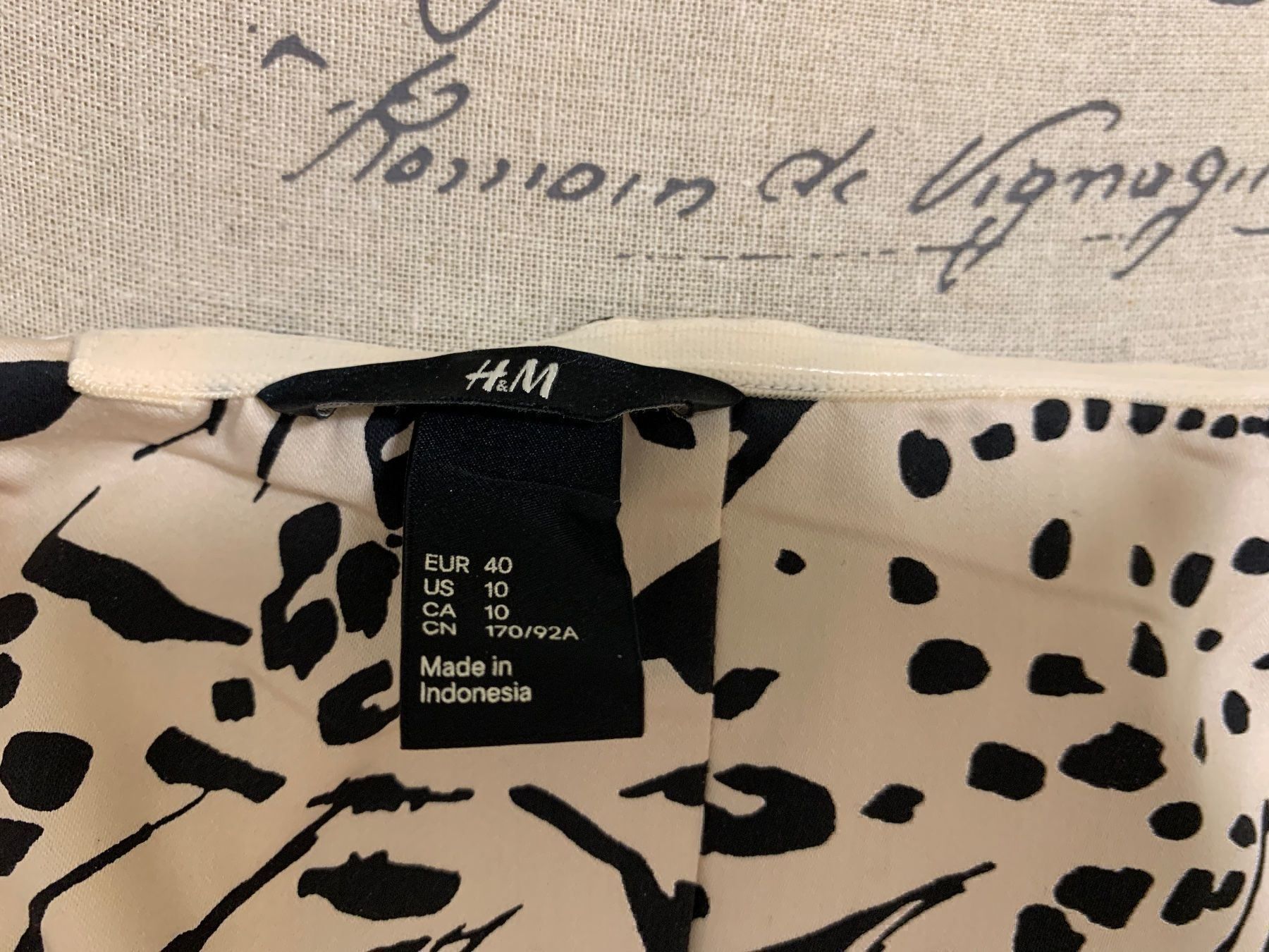 H&M Kleider: H&M Kleid beige/schwarz Gr. 40 – Gebraucht aus Aarau von Obdulia 2