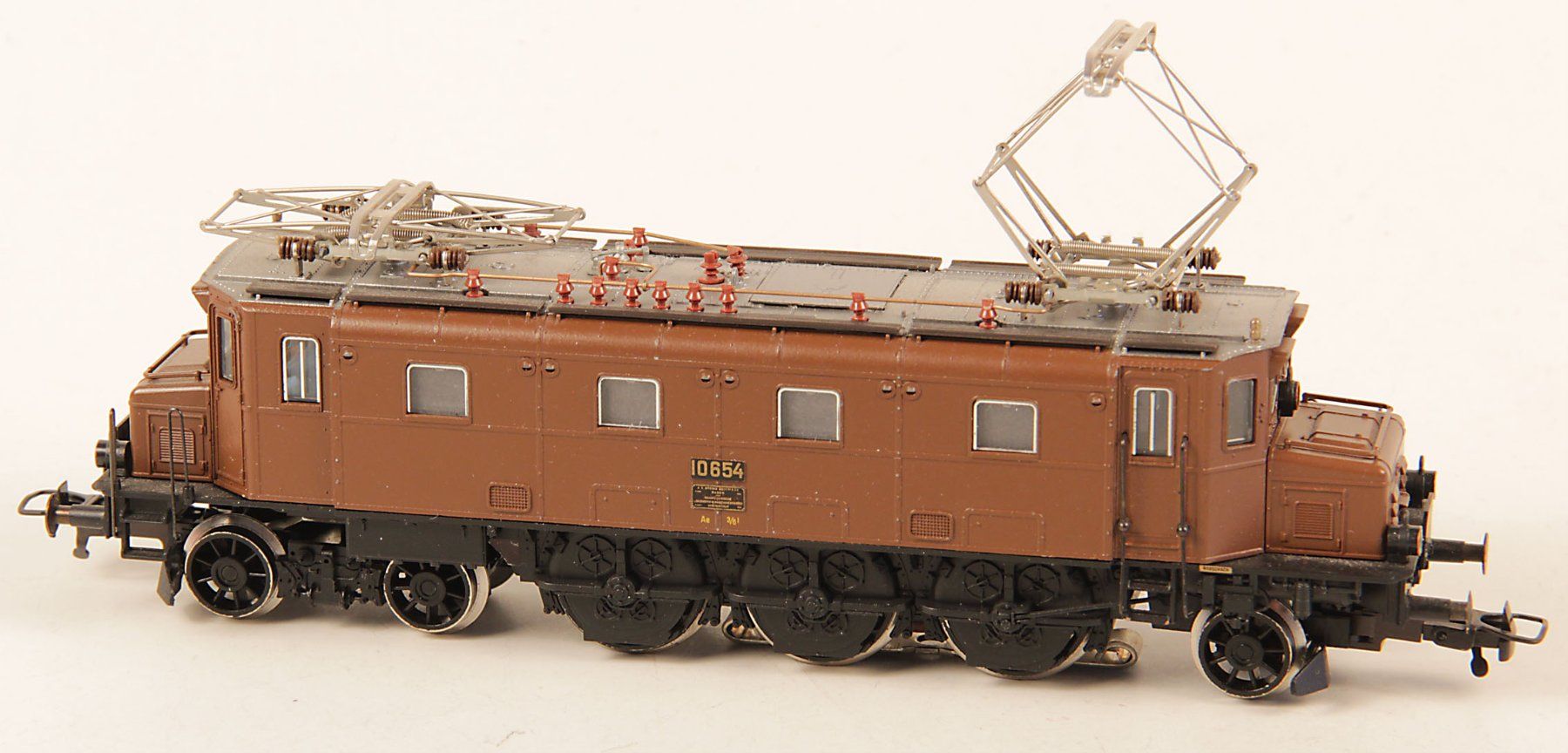 Fleischmann Modellini di ferrovie: Fleischmann Ae 3/6 SBB, H0, AC digital (W21) – Usato da Anglikon venduto da Florenre