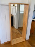 Grosser Wandspiegel mit Holzrahmen – 140 × 60 cm – sehr gut