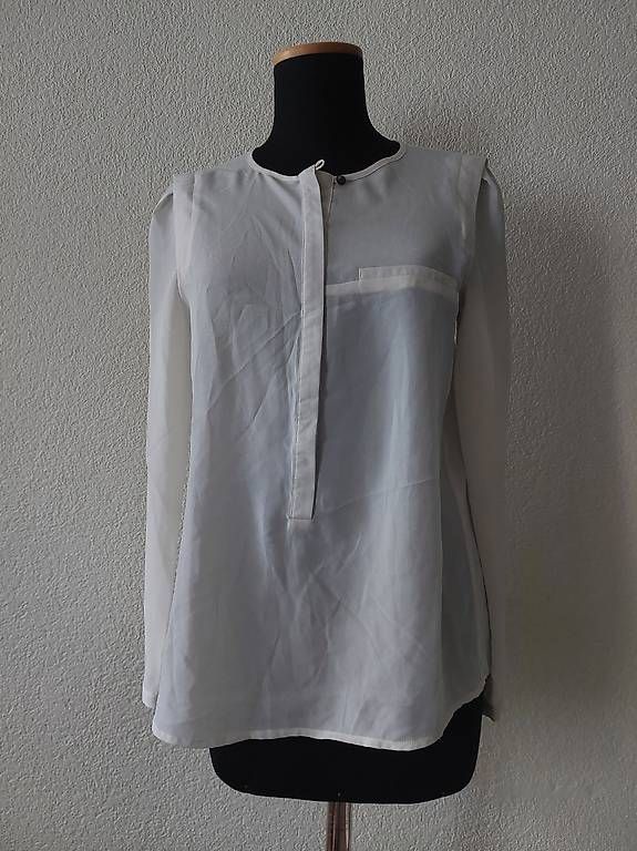 Camicette: Bluse cremeweiss Grösse 34 – Usato da Zofingen venduto da Lottischilet