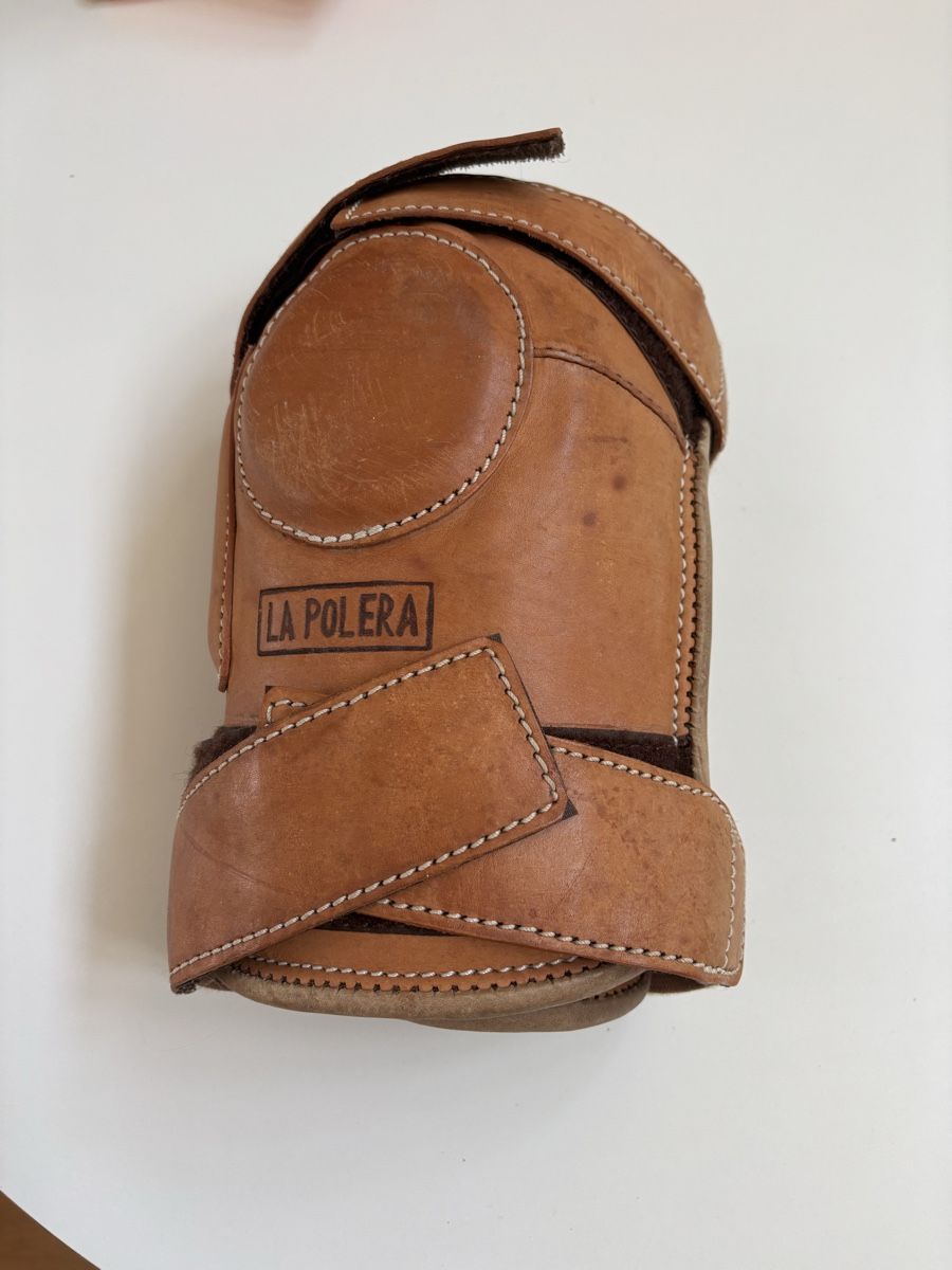 Protezioni & Imbottiture: Polo Kneepads – Usato da Zug venduto da Swissananda