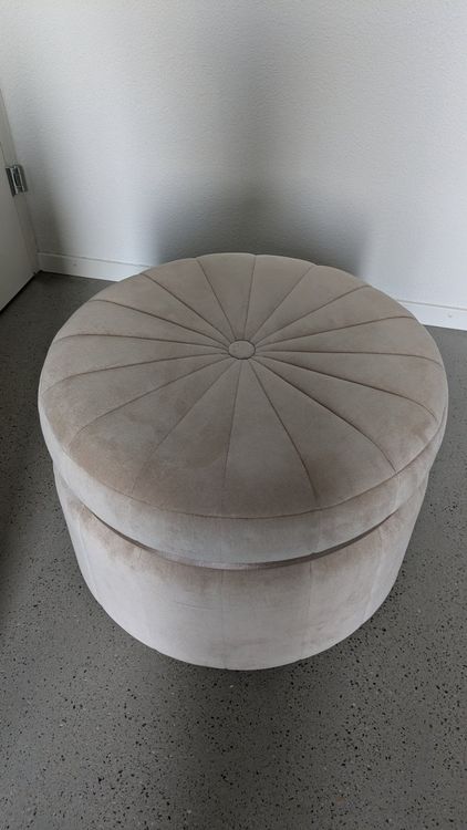 Runder, eleganter Polsterhocker ohne Stauraum, beige 2