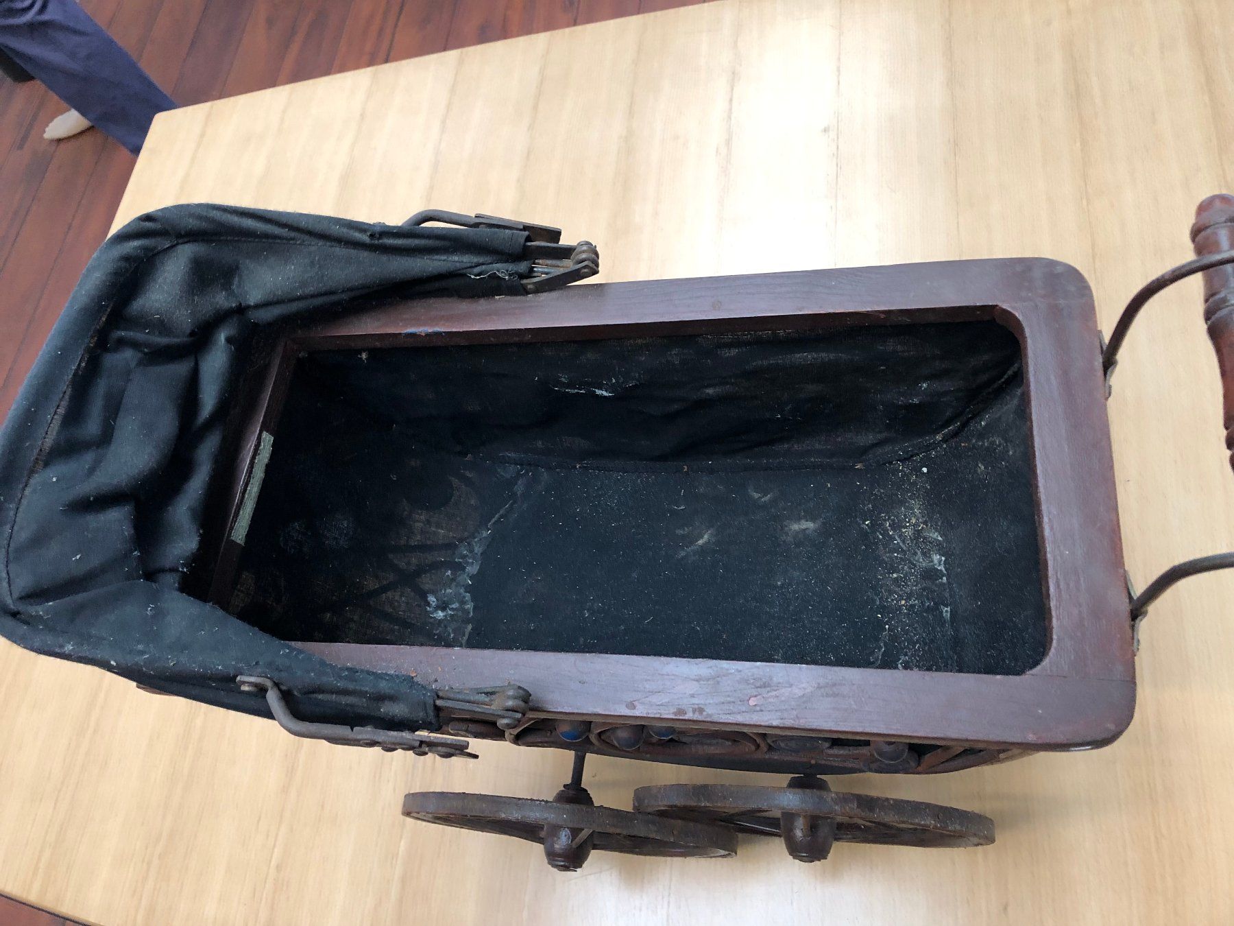 Puppenwagen: Vintage Puppenwagen – Gebraucht aus Gampelen von Steuer0 3