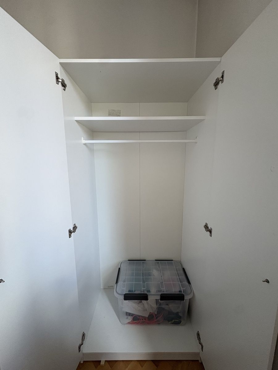 Armoires: Armoire IKEA  – D'occasion à Neuchâtel par Topventehabit 1