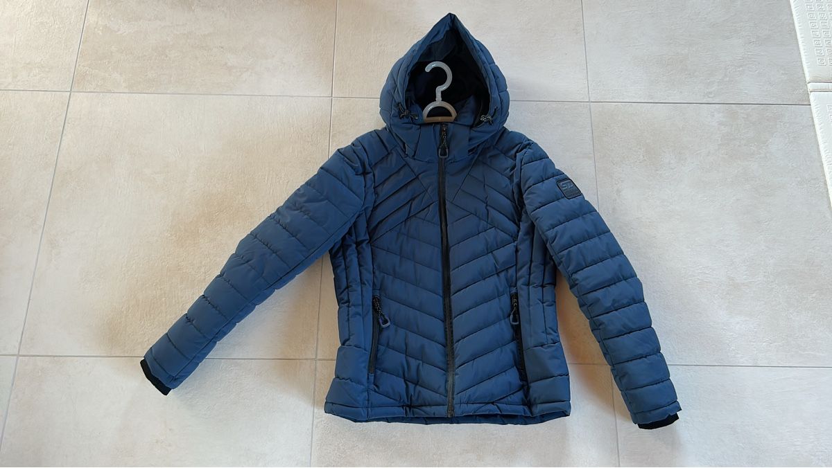 Superdry Jacken: Superdry Winterjacke blau Gr.40 – Gebraucht aus Neuendorf von kjaere