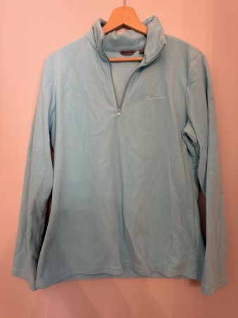 Hellblauer Fleecepullover mit Stehkragen