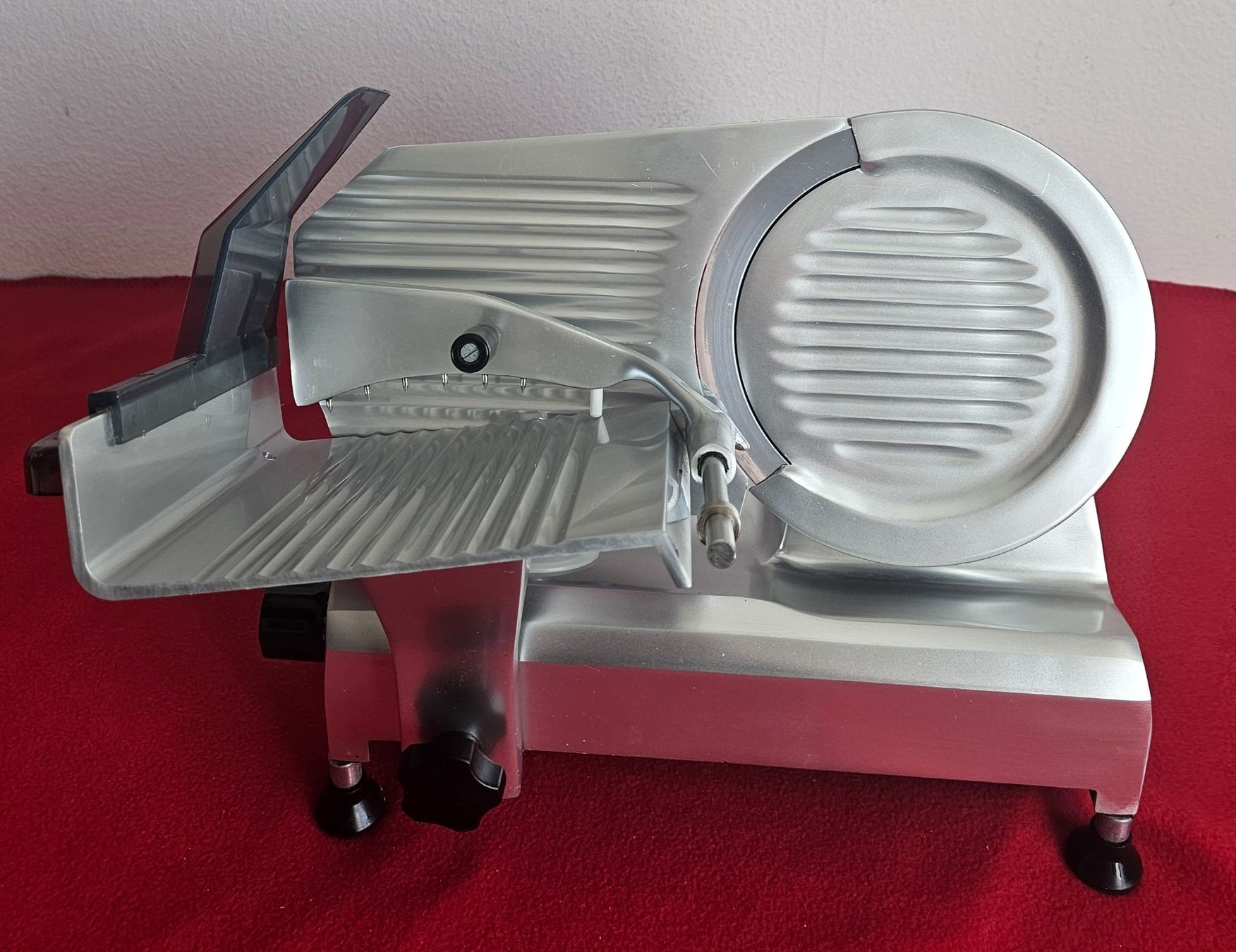 Elettrodomestici da cucina: ***NOVAMATIC***Type S 220 grosses Aufschnittmaschine – Usato da Bronschhofen venduto da Xena37 1