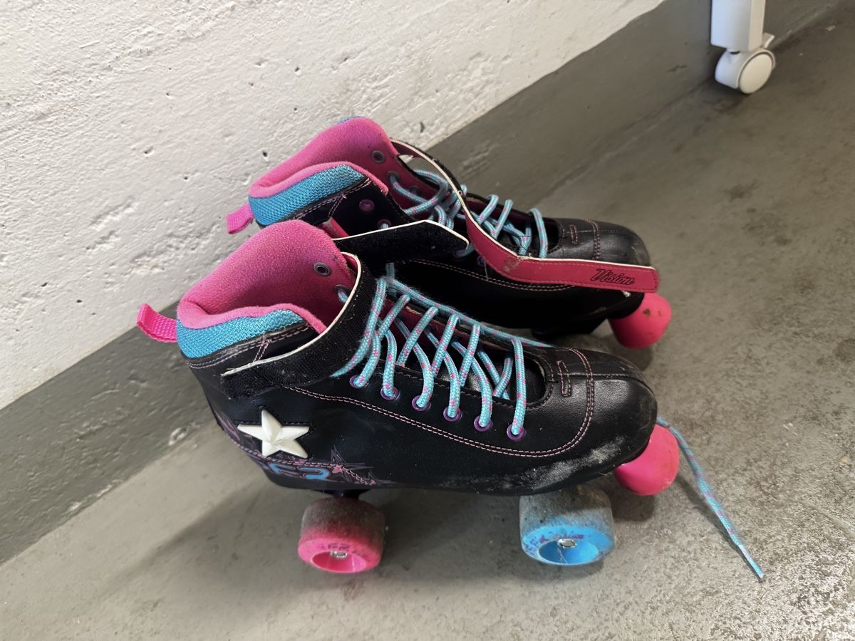 Patins à roul. & inline: Rollschuhe – D'occasion à Horgen par Mookkii18