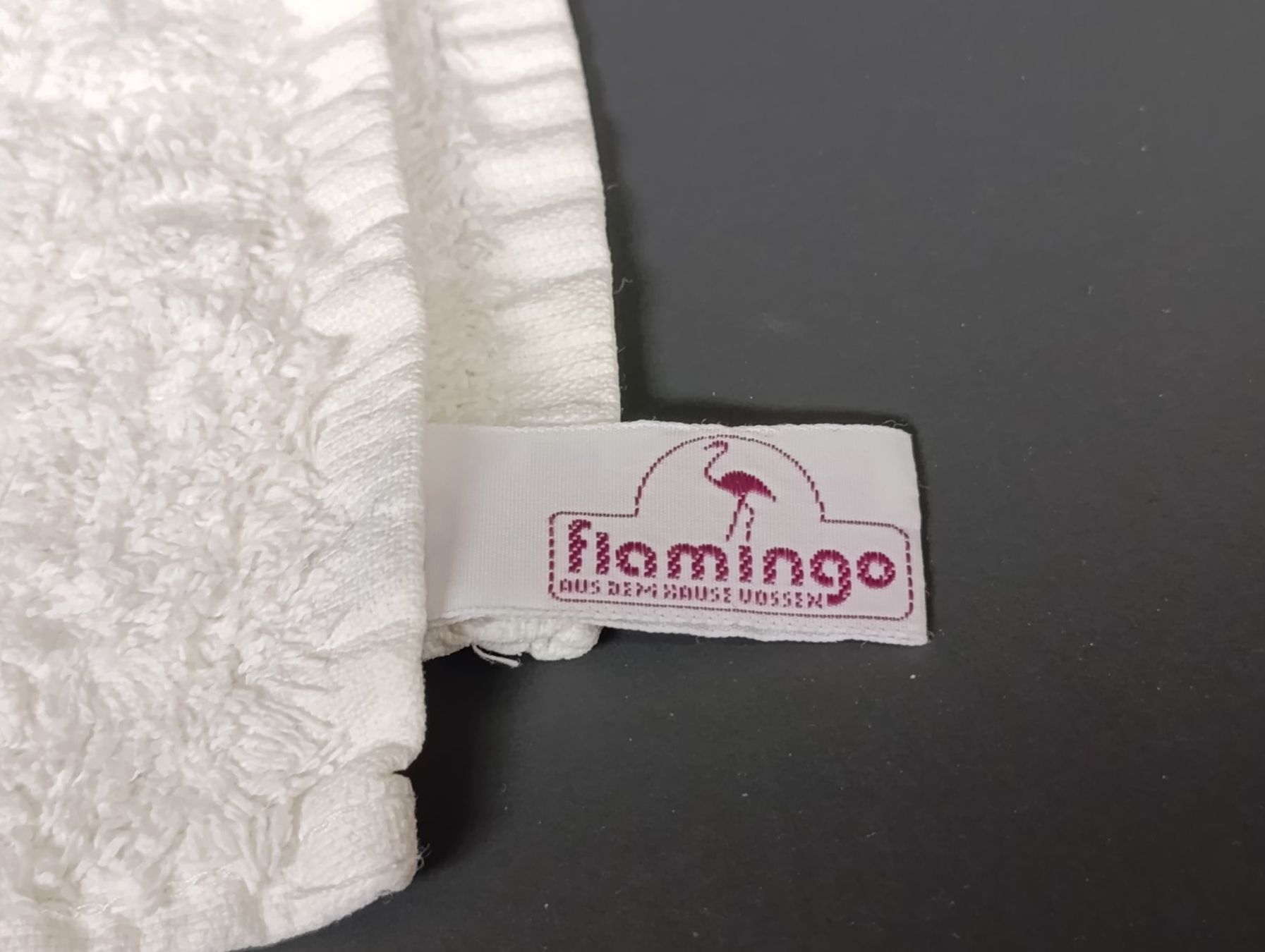Teli da bagno: FLAMINGO Serviette blanche – Usato da Thielle venduto da Plusvalue_Neuchatel 1