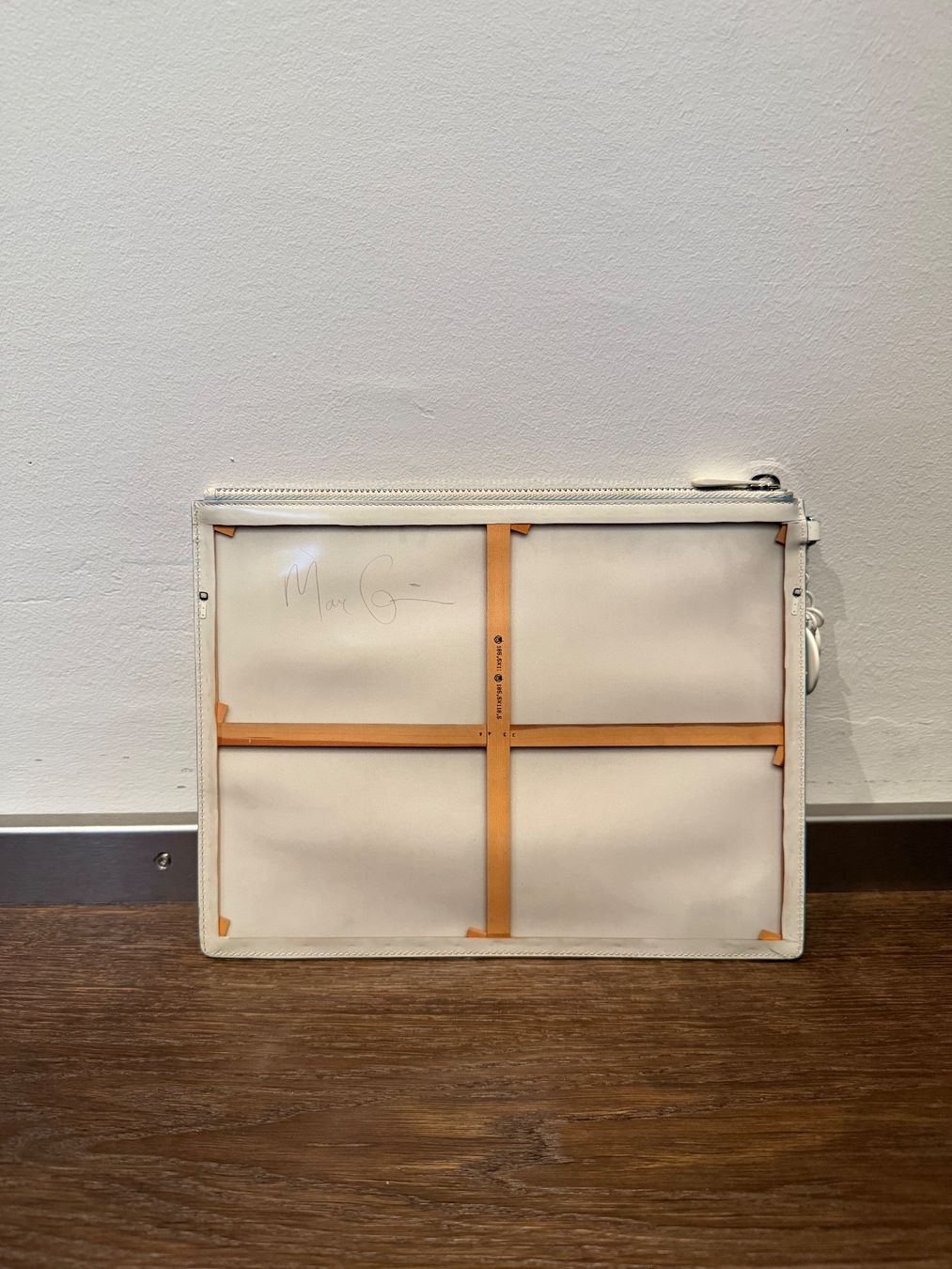 Dior Taschen: Dior x Marc Quinn Limited Edition Pouch – Neu (gemäss Beschreibung) aus Münchenbuchsee von arouse.swiss 1