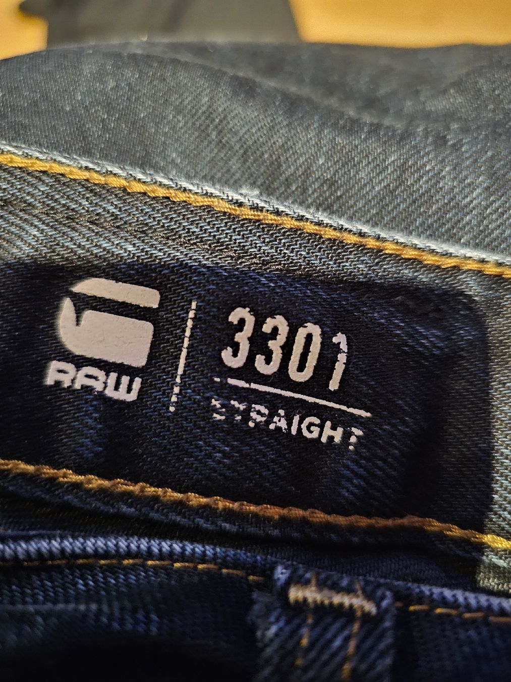 Lotti di vestiti: jeans Raw und 2 Shirts gr.M – Usato da Ferden venduto da jemyce 1