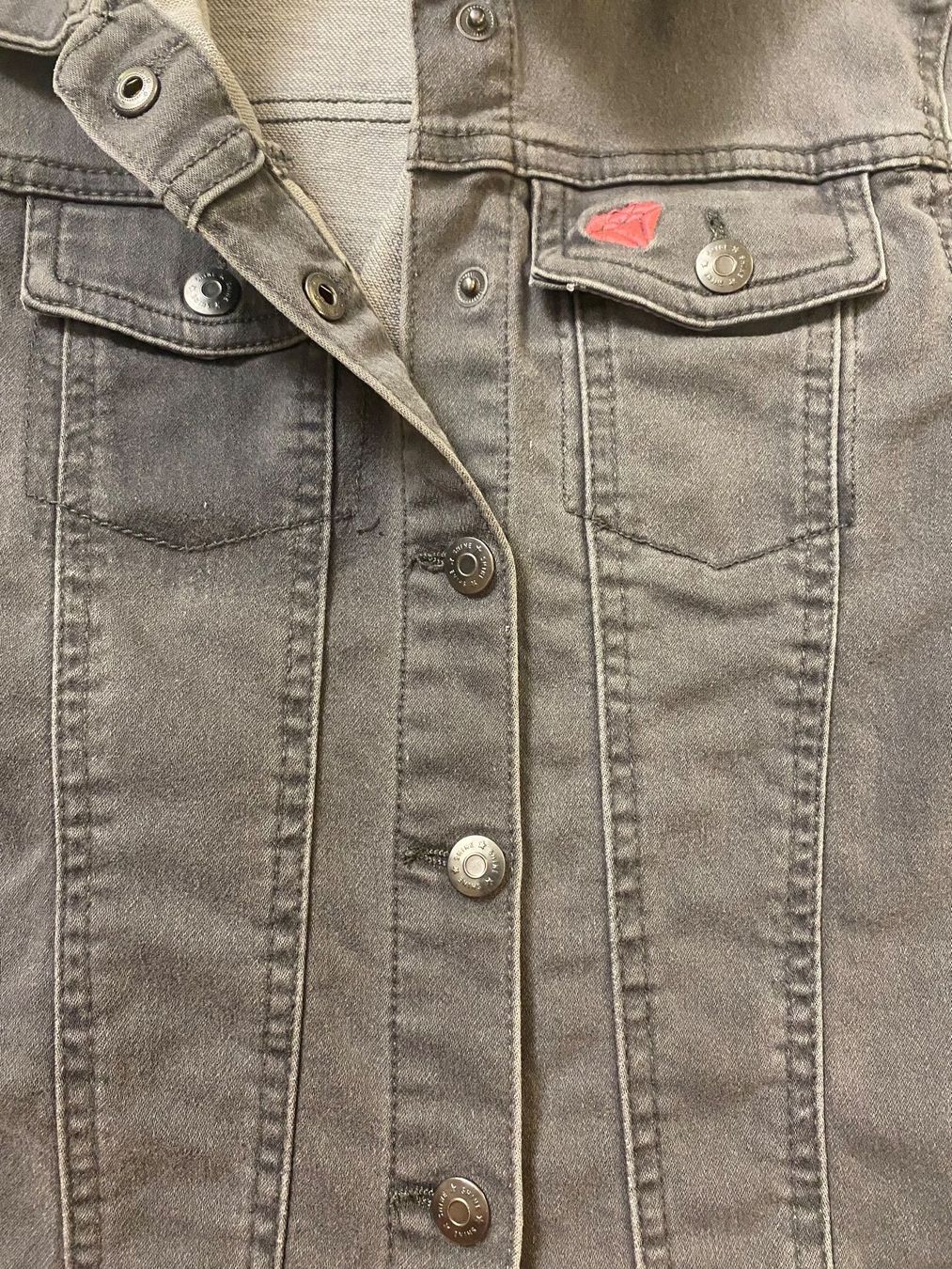 Giacche & Cappotti: Graue Jeansjacke Mädchen Grösse 146 – Usato da Küssnacht am Rigi venduto da icbicb 3