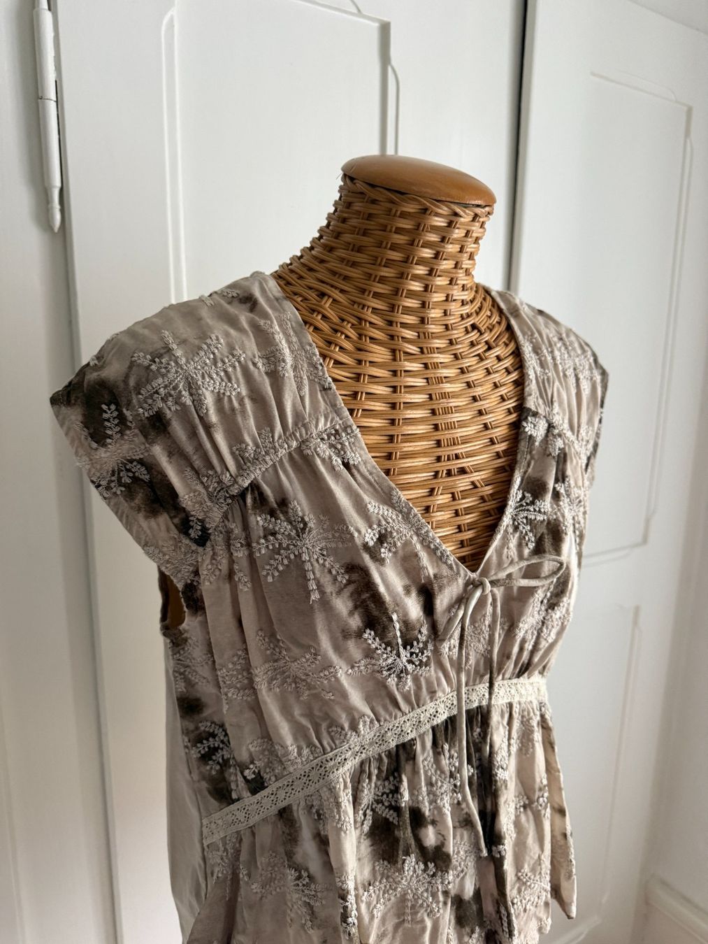 Next Tops: NEXT - Oberteil beige gemustert 38 – Gebraucht aus Zürich von Diazaio 1