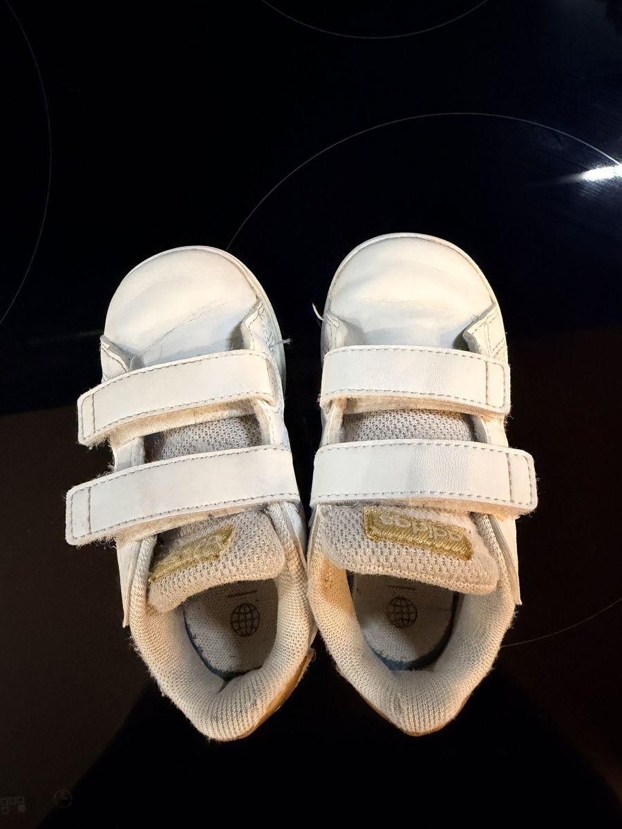 Adidas Chaussures garçon: Adidas nr.23 – D'occasion à Sigirino par RamonaLamboo 2