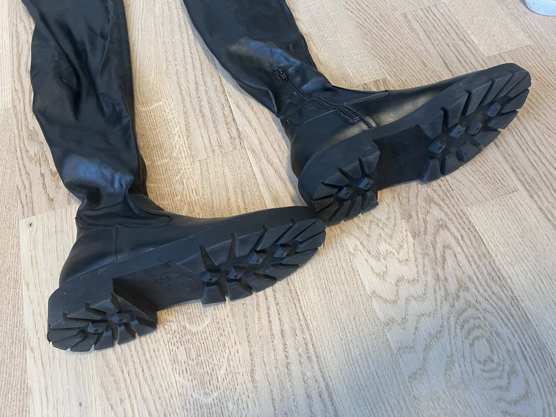 Zara Scarpe da donna: Zara Schwarze Overknee-Stiefel – Nuovo (secondo la descrizione) da Bülach venduto da deinmica 2