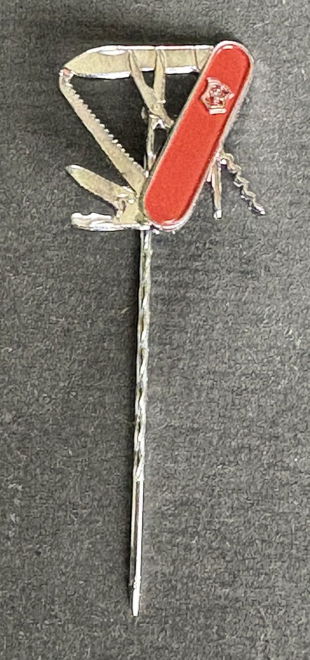 Victorinox Couteaux de poche: ANSTECKNADEL VICTORINOX – D'occasion à Ostermundigen par wini63 2