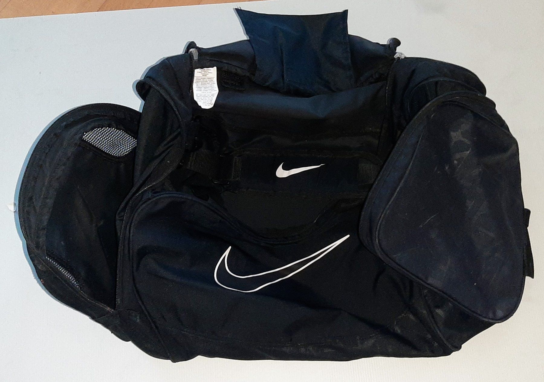 Nike Borse: Sporttasche NIKE schwarz – Usato da Zürich venduto da Zurich