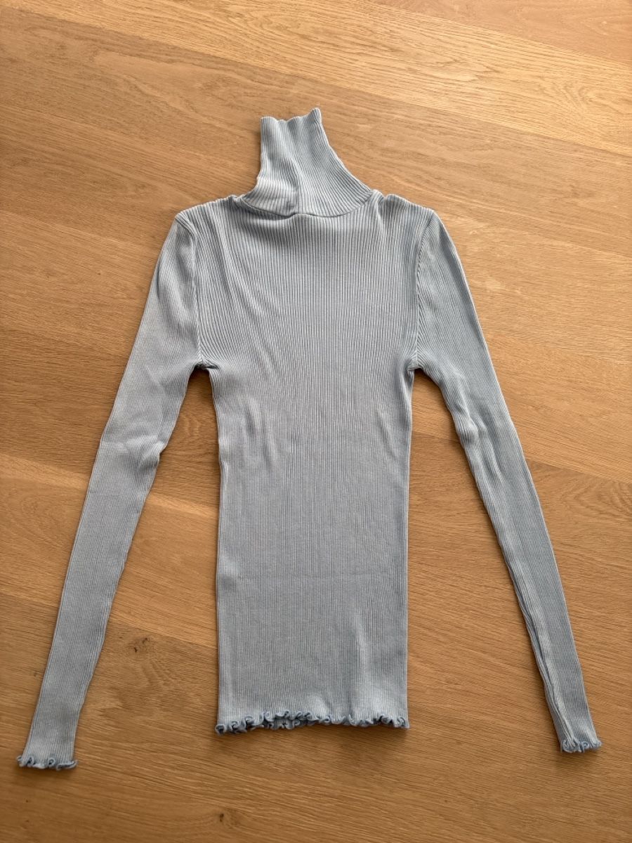 Rosemunde T-Shirts: Rollkragenshirt Rosemunde – Gebraucht aus Schaffhausen von Rheinsicht