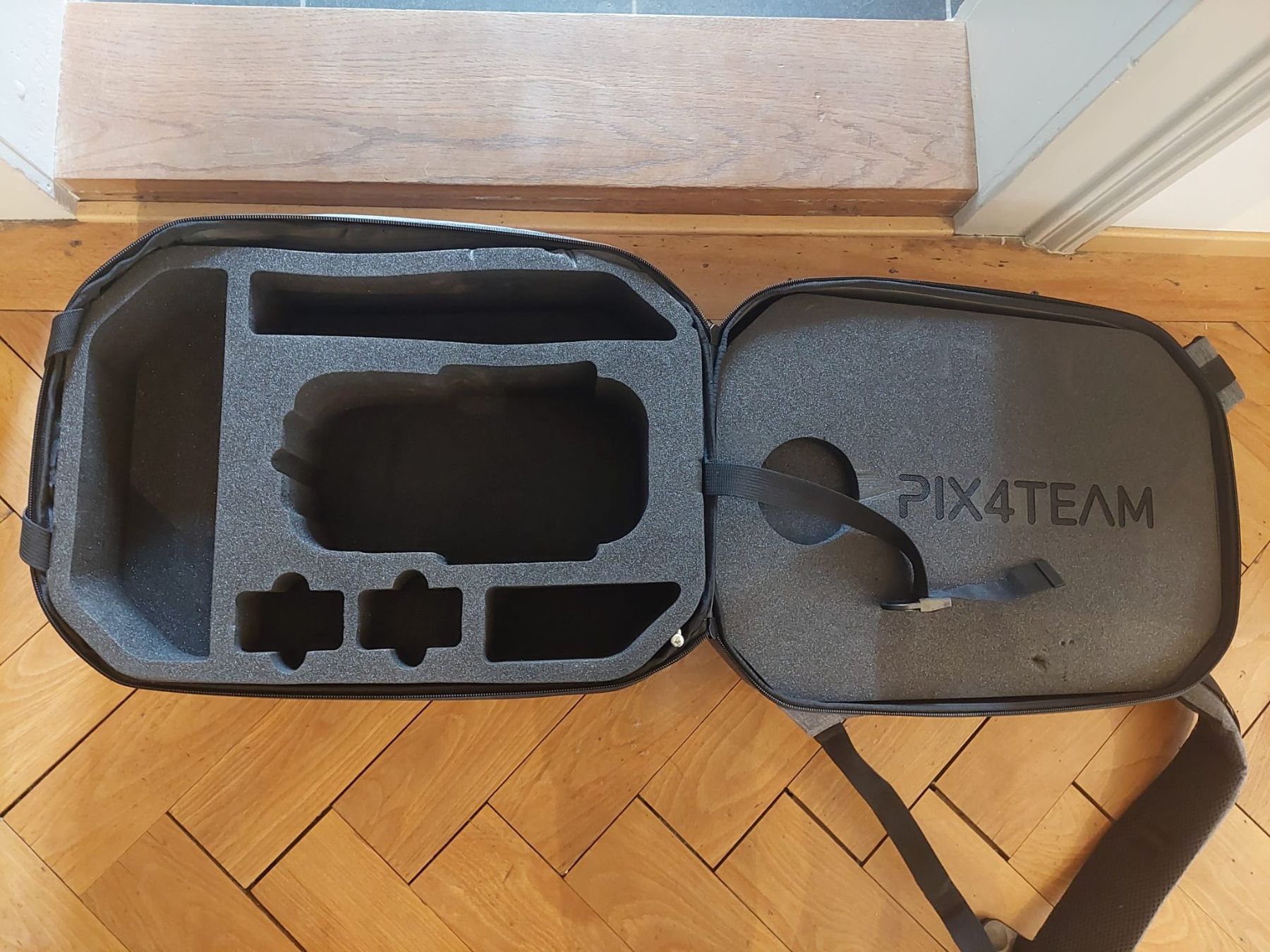 Videocamere: Pix4Team AI Auto-Follow Roboter – Usato da St. Gallen venduto da thban 3