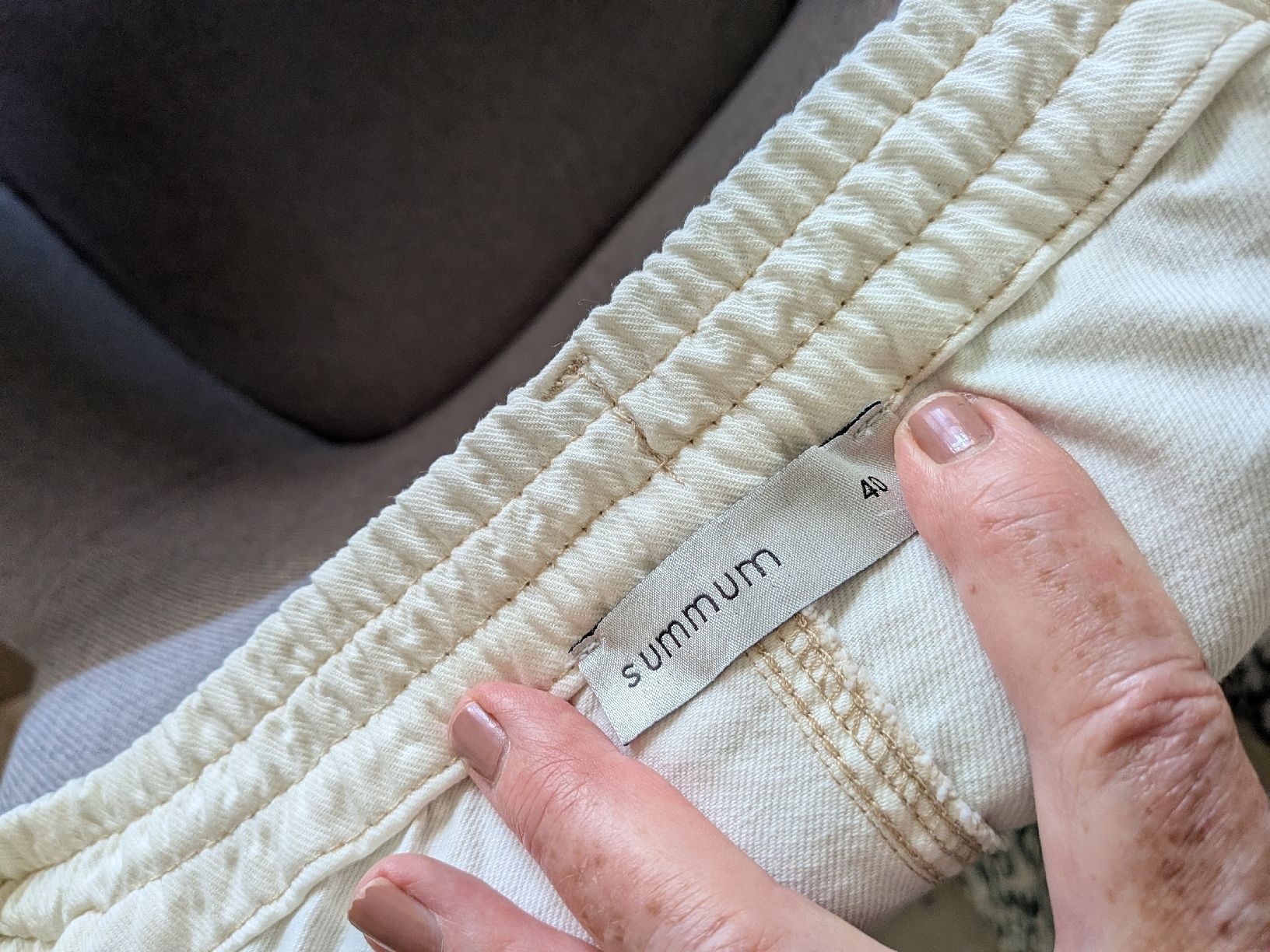 Pantalons: Summum Hose im Barrelschnitt Grösse L  – D'occasion à Lengnau AG par Martinwh99 4