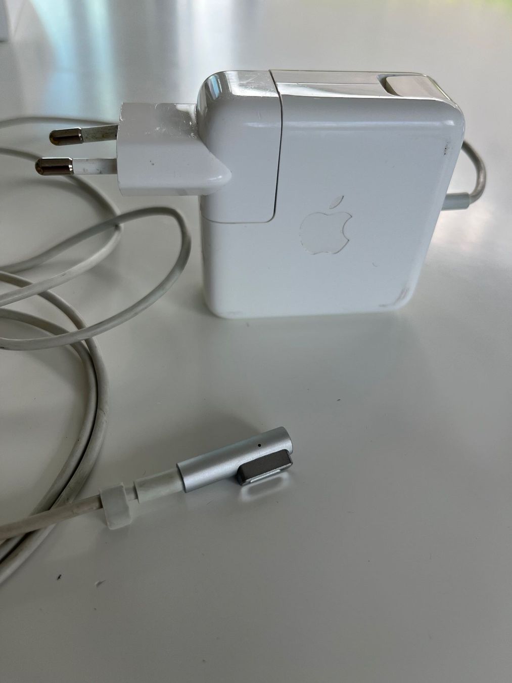 Apple Chargeur: Apple MagSafe Netzteil 45W gebraucht – D'occasion à Nidau par 4evilard