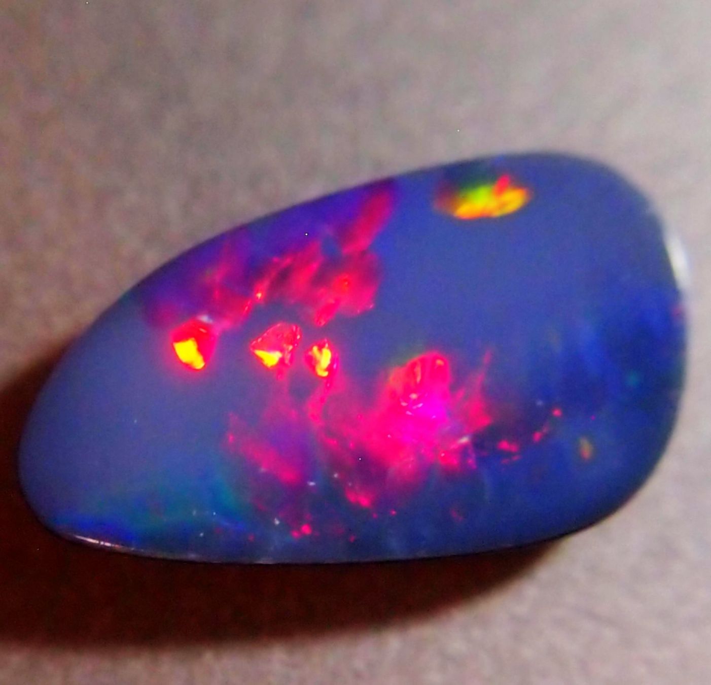 Pietre preziose: 2,2 -CTS QUALITY STUNNING Dublette BLACKOPAL – Nuovo e nell'imballaggio originale da Reinach BL venduto da Marblue 6