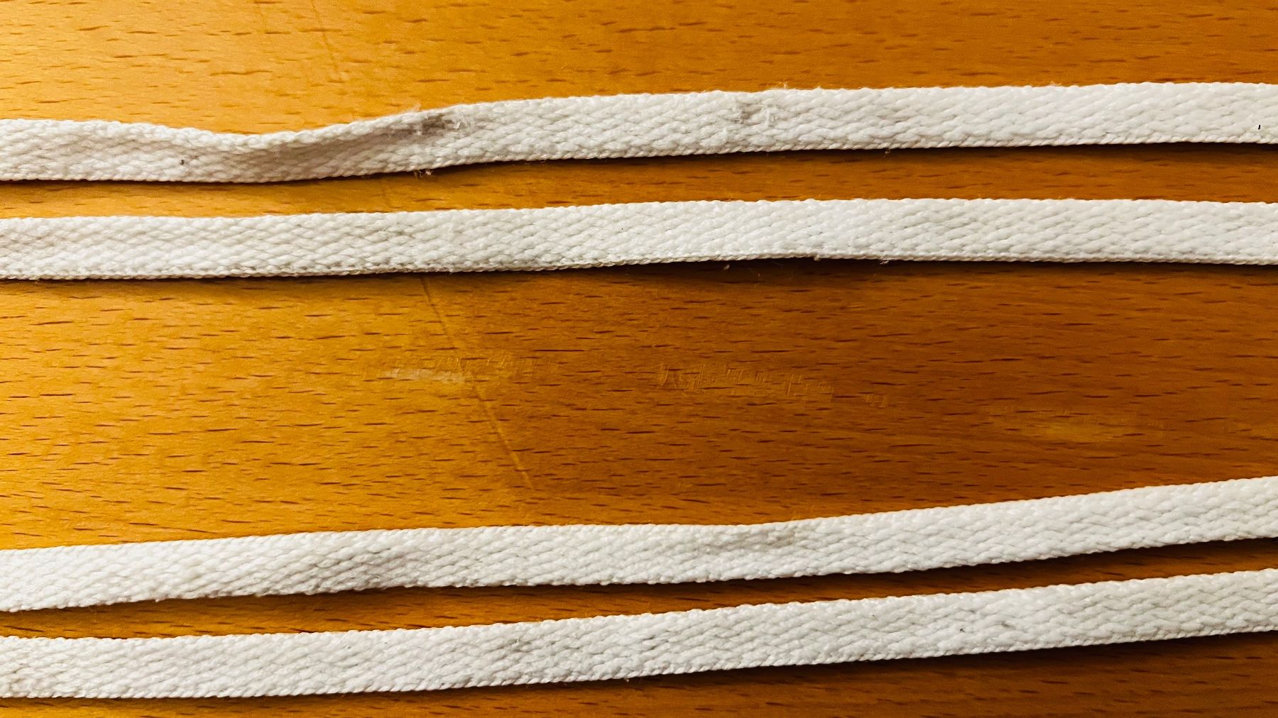 Altro in  Abbigliamento & Accessori: Schnürsenkel weiss – Usato da Endingen venduto da chocosweet 2