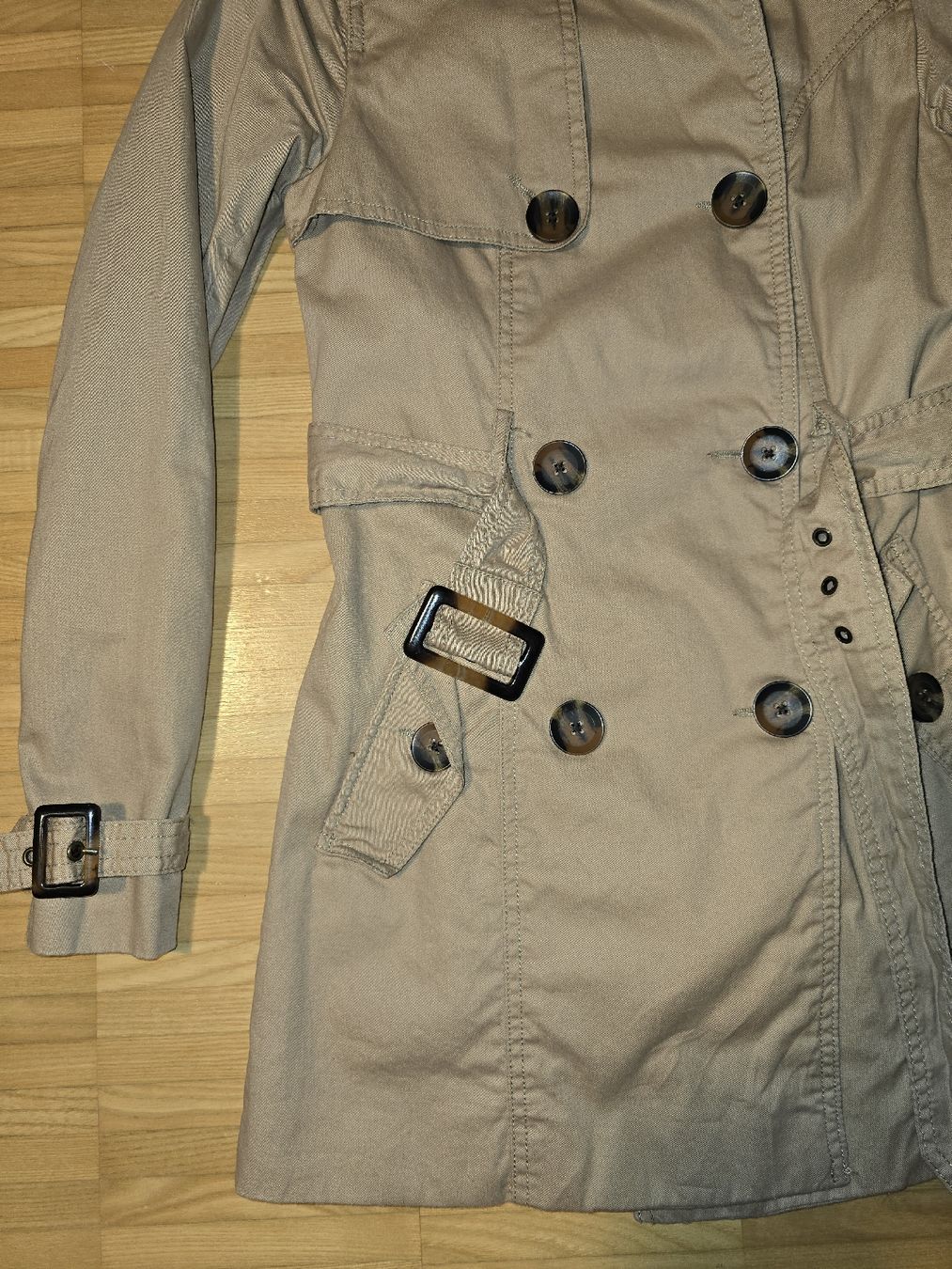 Mäntel: Trendiger Damen Trenchcoat, Grösse 34 – Gebraucht aus St. Gallen von A.W.128 2