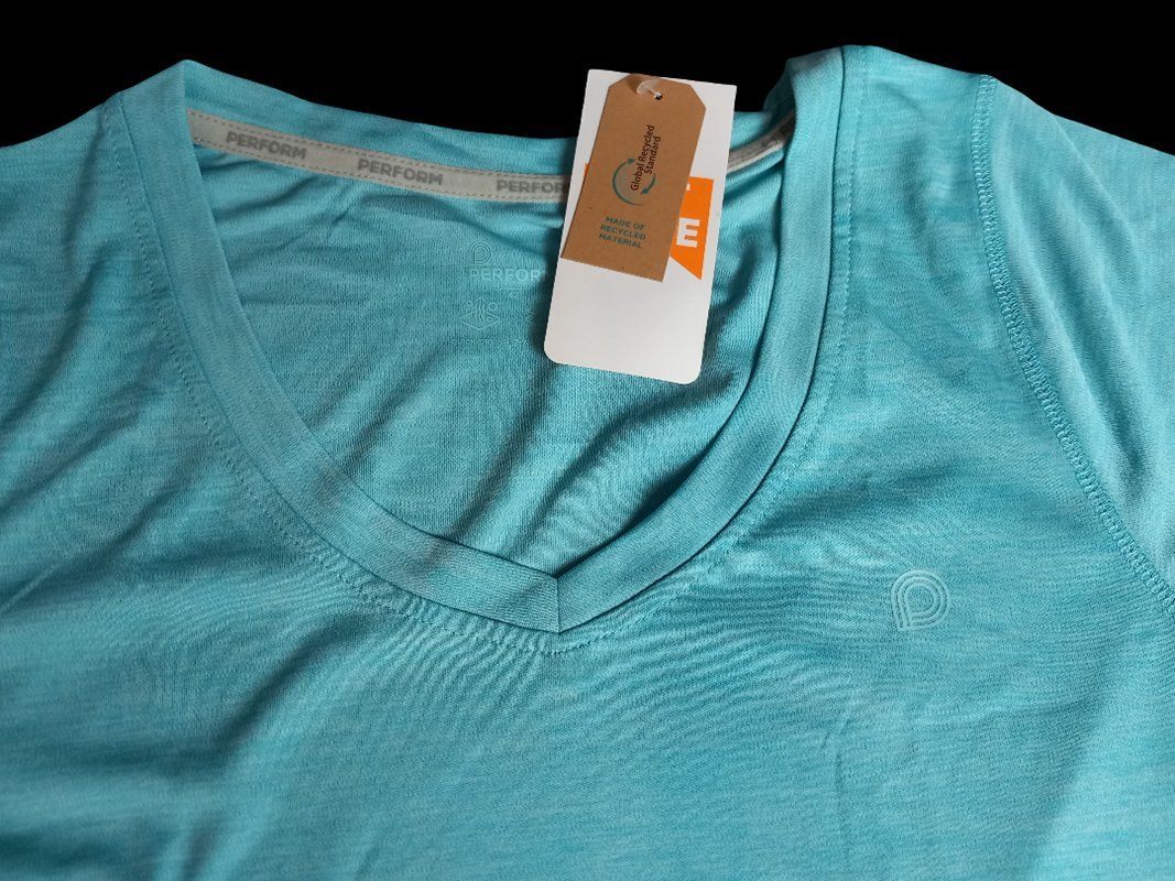 T-shirt: PERFORM Damen T Shirt Gr.42 – Usato da Hünenberg venduto da Restwert_Zug 1