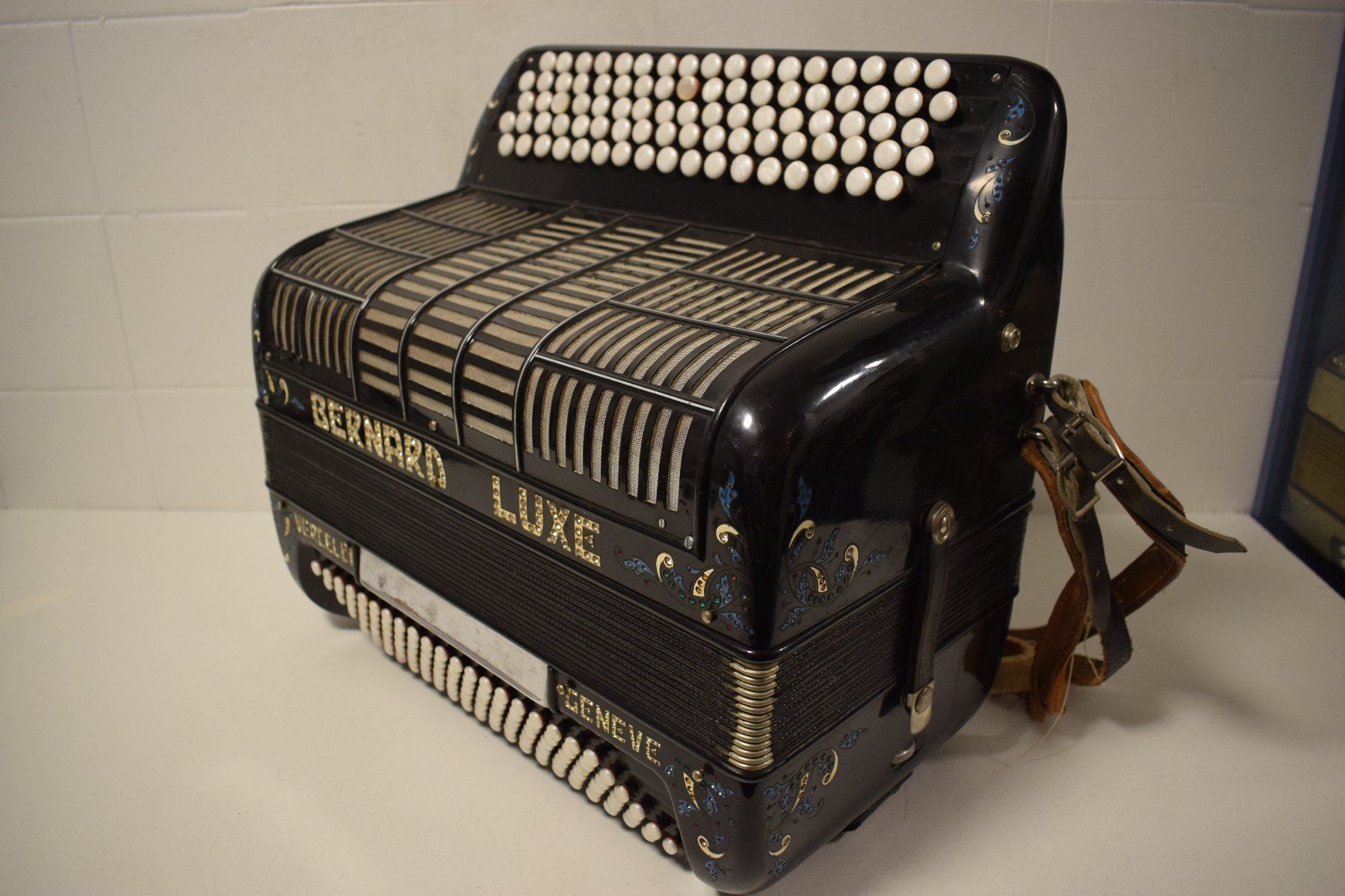 Strumenti musicali: Akkordeon chromatisch Bernard Luxe – Usato da Zürich venduto da baumusik 2