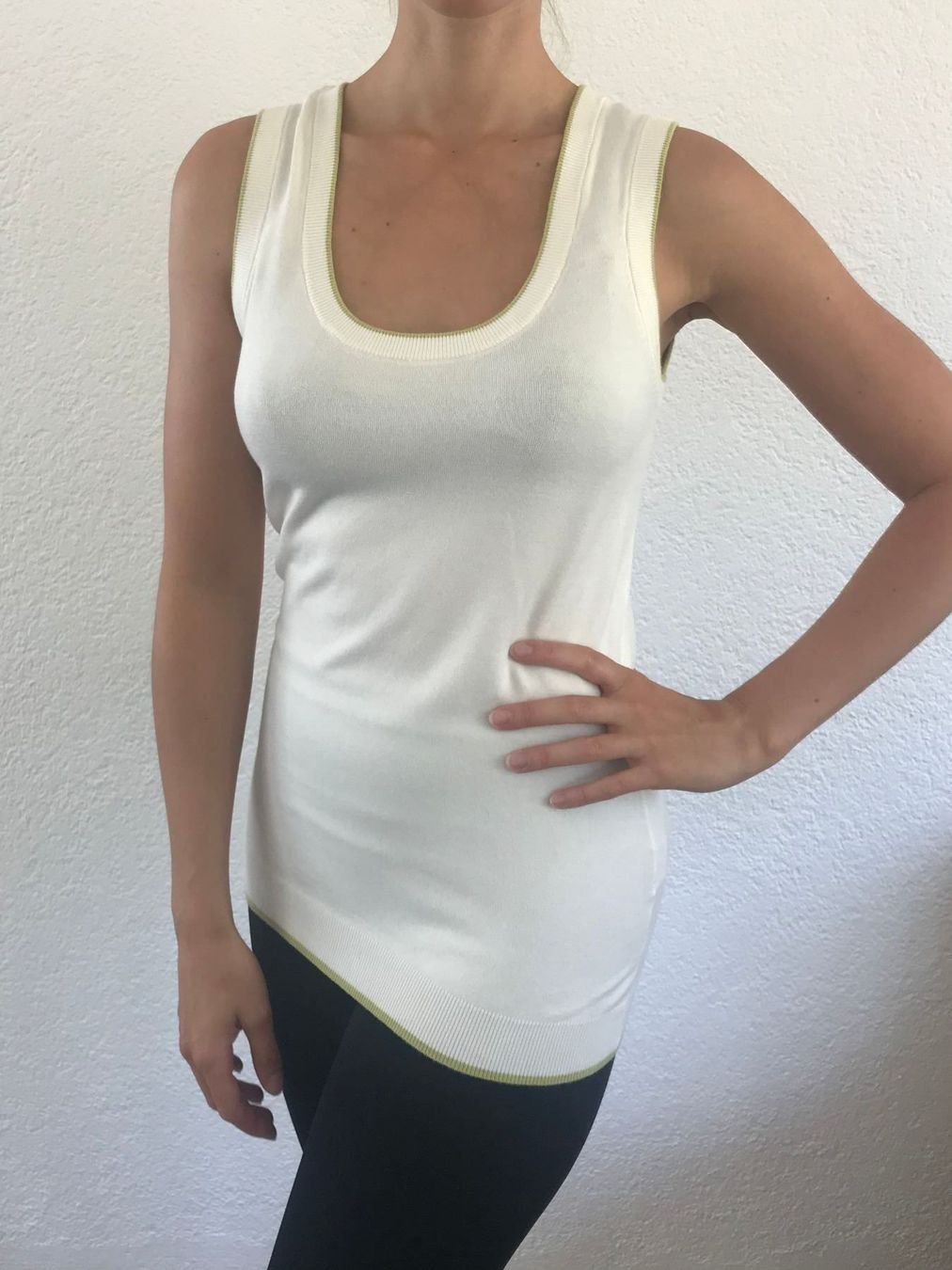 Pullover & Sweatshirts: Helles Top Gilet Pullunder Shirt von OOPS, Gr. S – Gebraucht aus Affoltern am Albis von Blackrhythm
