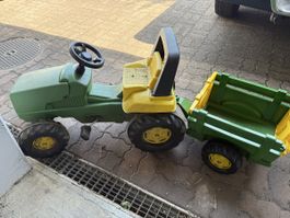 Kindertraktor mit Anhänger John Deere Spielzeug gebraucht