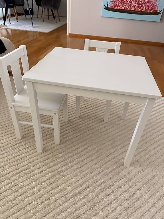 Set di tavolo e panche: Kindertisch mit 2 Stühlen – Usato da Herrliberg venduto da Katharina_Kl