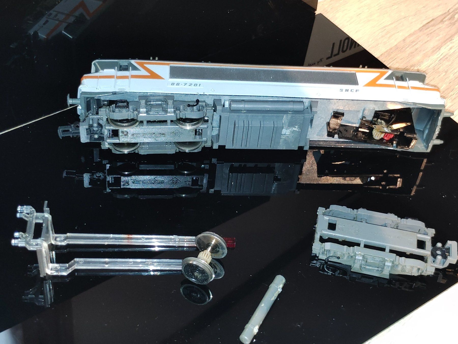 Roco Modelleisenbahnen: Roco SNCF 7200 – Defekt aus Goldingen von MarkusB 2