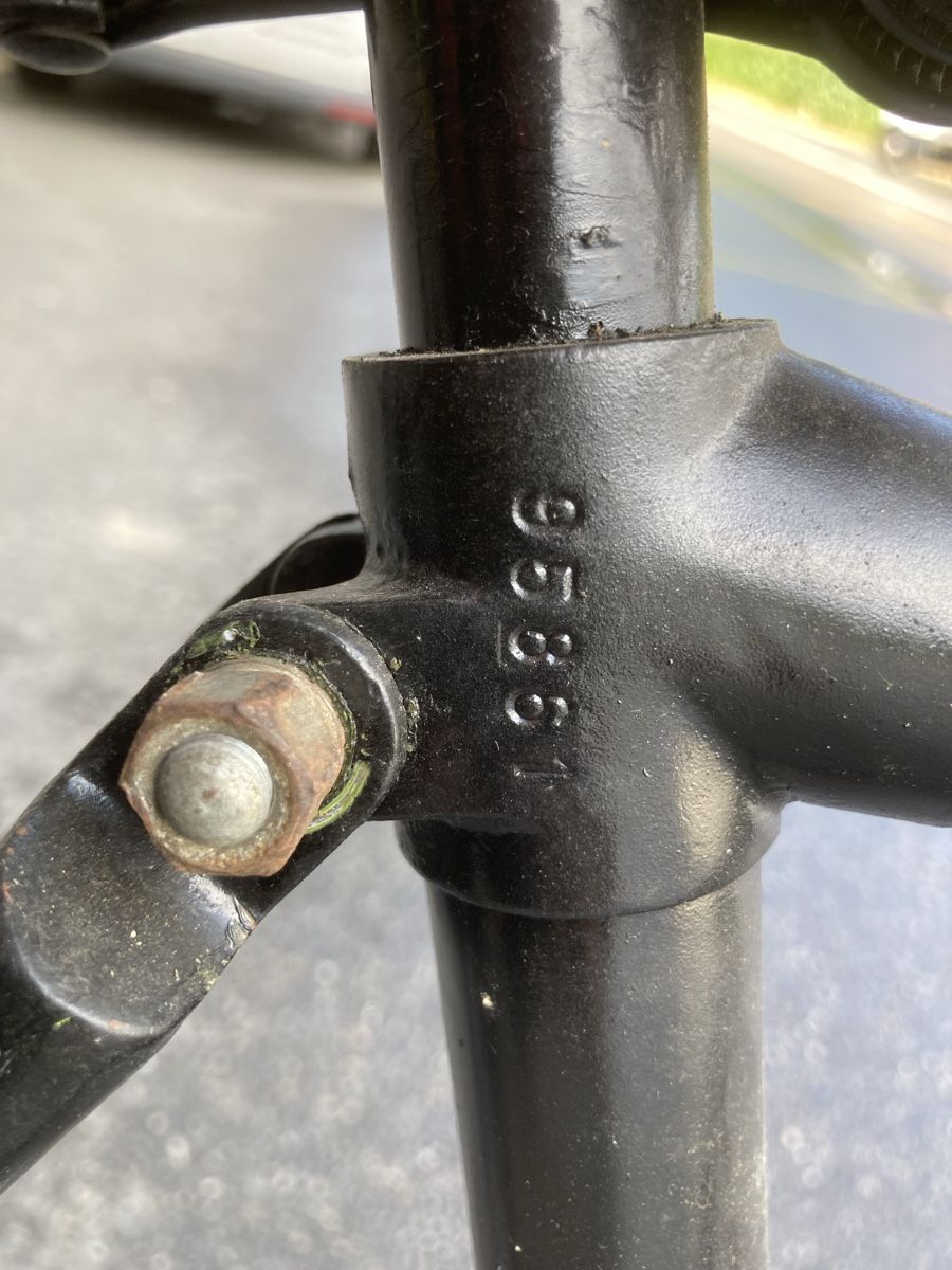 Velos: Altes Velo – Defekt aus Uerkheim von Dealer-4813 1