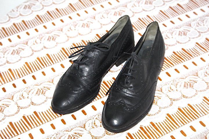 Scarpe da donna: Schwarze Damen Leder-Schnürschuhe Gr. 38 – Usato da Locarno venduto da madame-tus-sauds 2