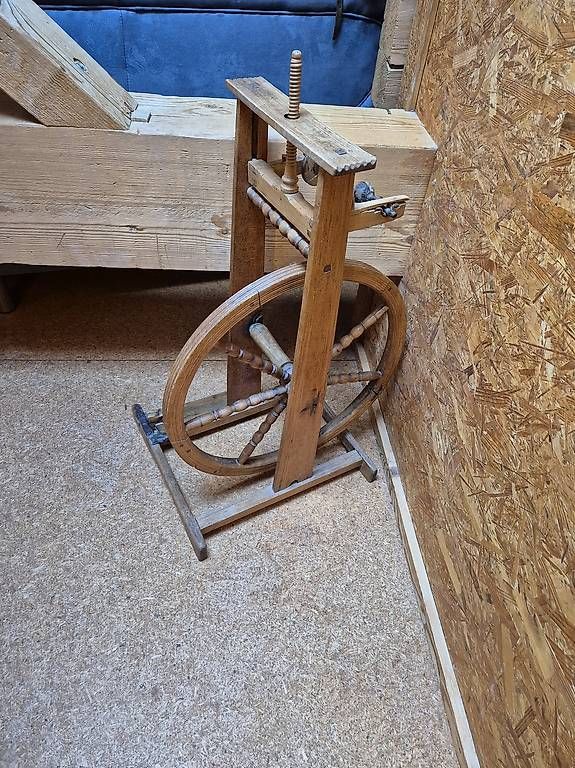 Spinnräder: Antikes Spinnrad – Gebraucht aus Feutersoey von Wali44