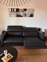 Leder Sofa schwarz mit automatischer Relaxfunktion neuwertig