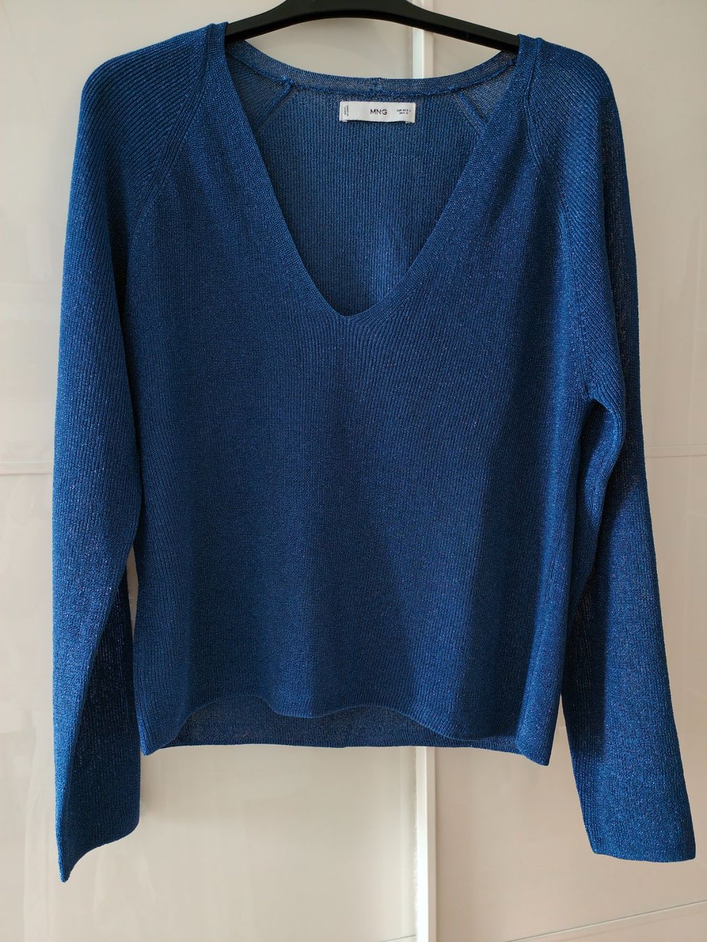 Mango Maglioni & Felpe: Blauer Pullover mit Glitzergarn, V-Ausschnitt (Mango)  L – Usato da Thun venduto da flower0211
