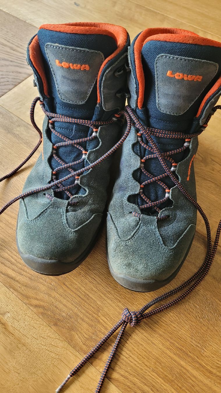 Lowa Scarpe da uomo: Lowa Wanderschuhe Gr. 42 GTX, Junior – Usato da Brunnen venduto da berggeiss76 1