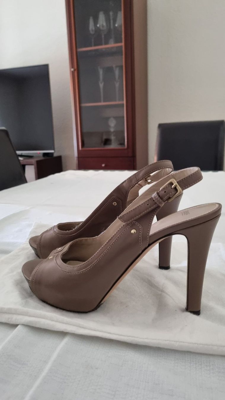 Hugo Boss Damenschuhe: Wunderschöne High Heel von Hugo Boss Gr. 39 – Gebraucht aus Schneisingen von backstore24 1