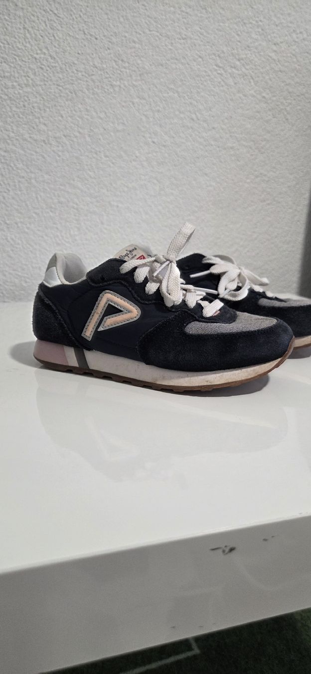 Pepe Jeans Scarpe per ragazze: Pepe Jeans Schuhe, Gr. 32, Mädchen  – Usato da Rapperswil SG venduto da lemiii 2