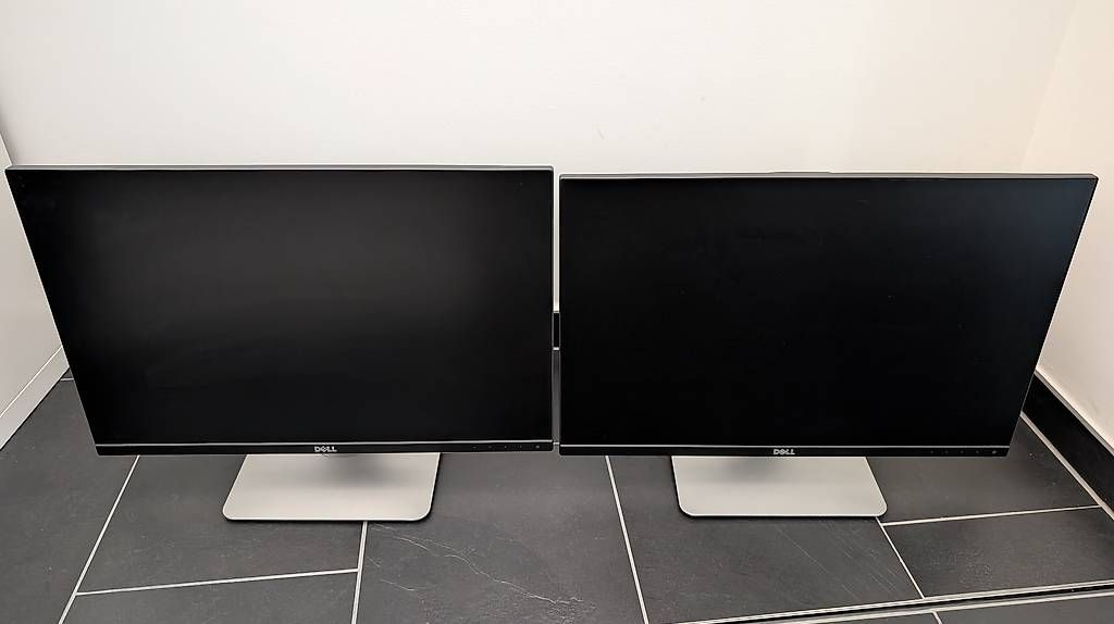 Monitor: 2x Dell UltraSharp U2415 Monitore – Usato da Lupsingen venduto da spam11
