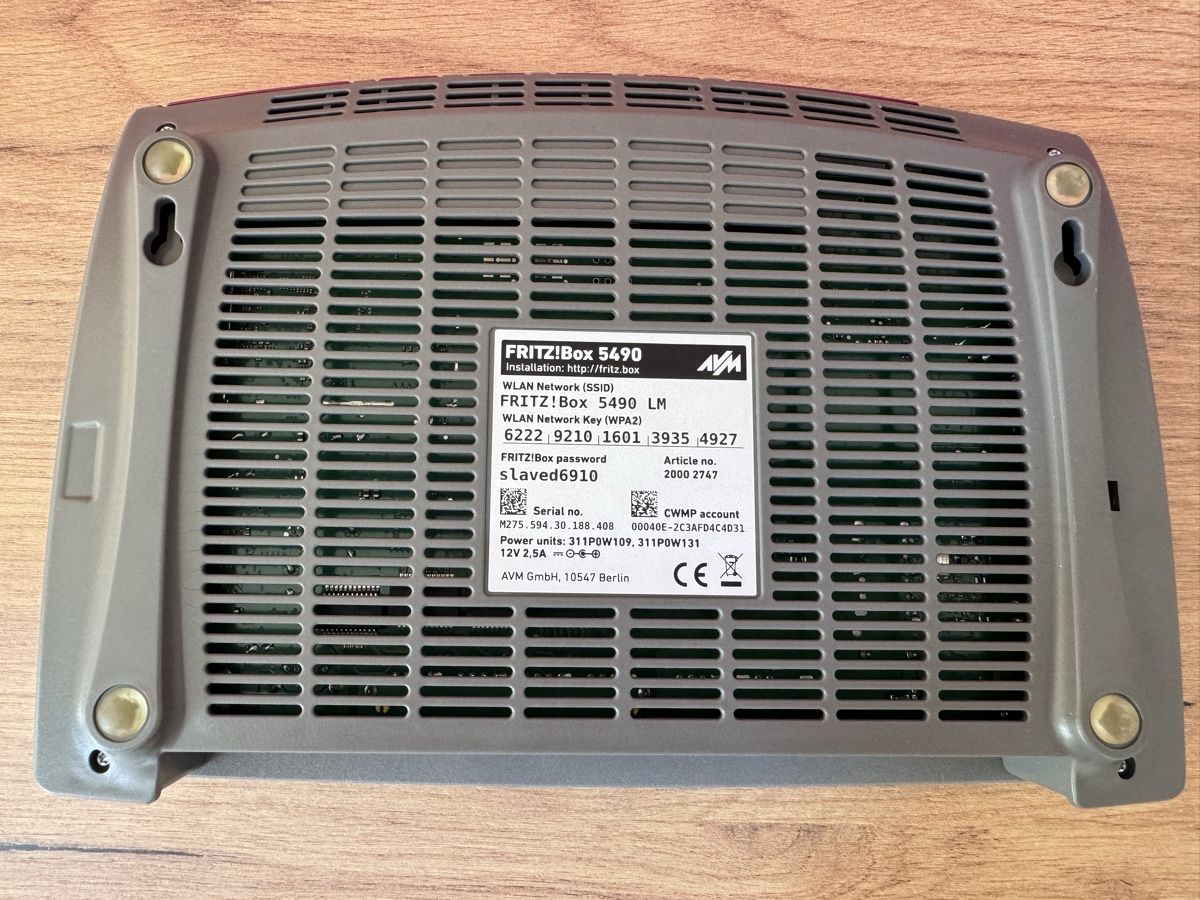 Modem & Router: FRITZ!Box 5490 LM mit Netzteil – Usato da Luzern venduto da jennyt 1