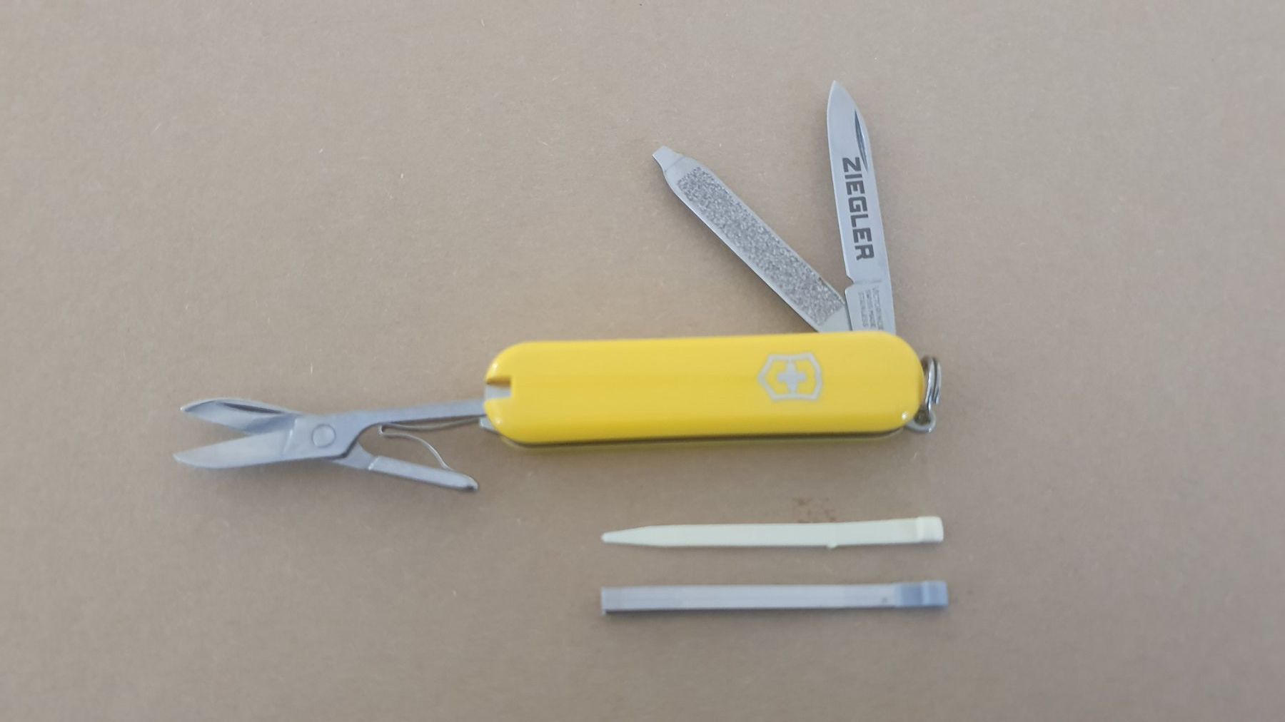 Victorinox Taschenmesser: 3 Victorinox Sackmesser mit Logo – Neu (gemäss Beschreibung) aus Härkingen von MarianneSi 2