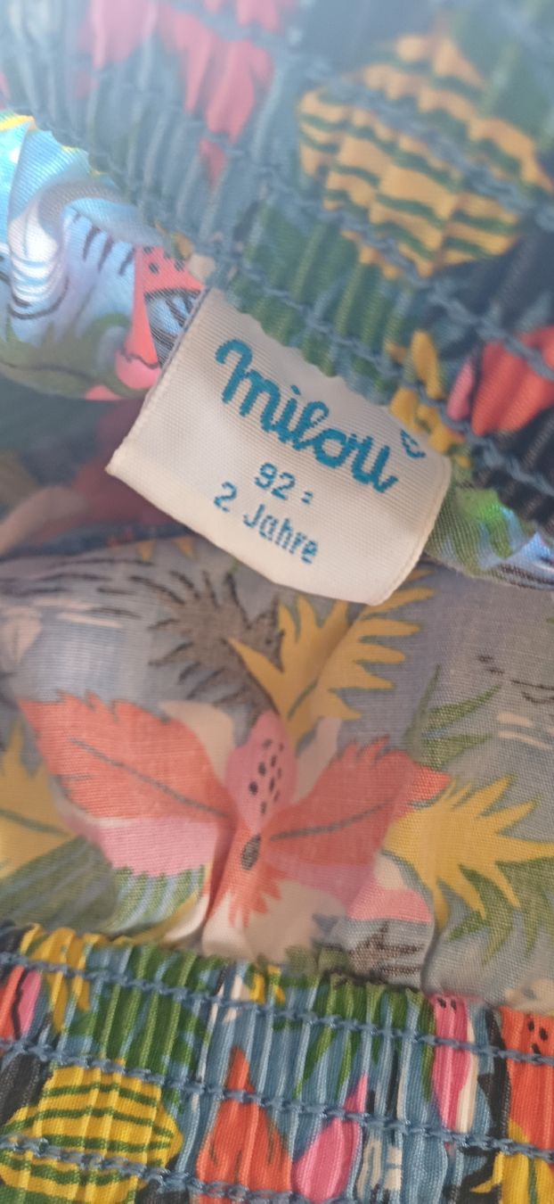 Robes et jupes: Kurzer Rock Blumenmuster Grösse 92 – Neuf avec emballage d'origine à Riniken par Lessy- 1