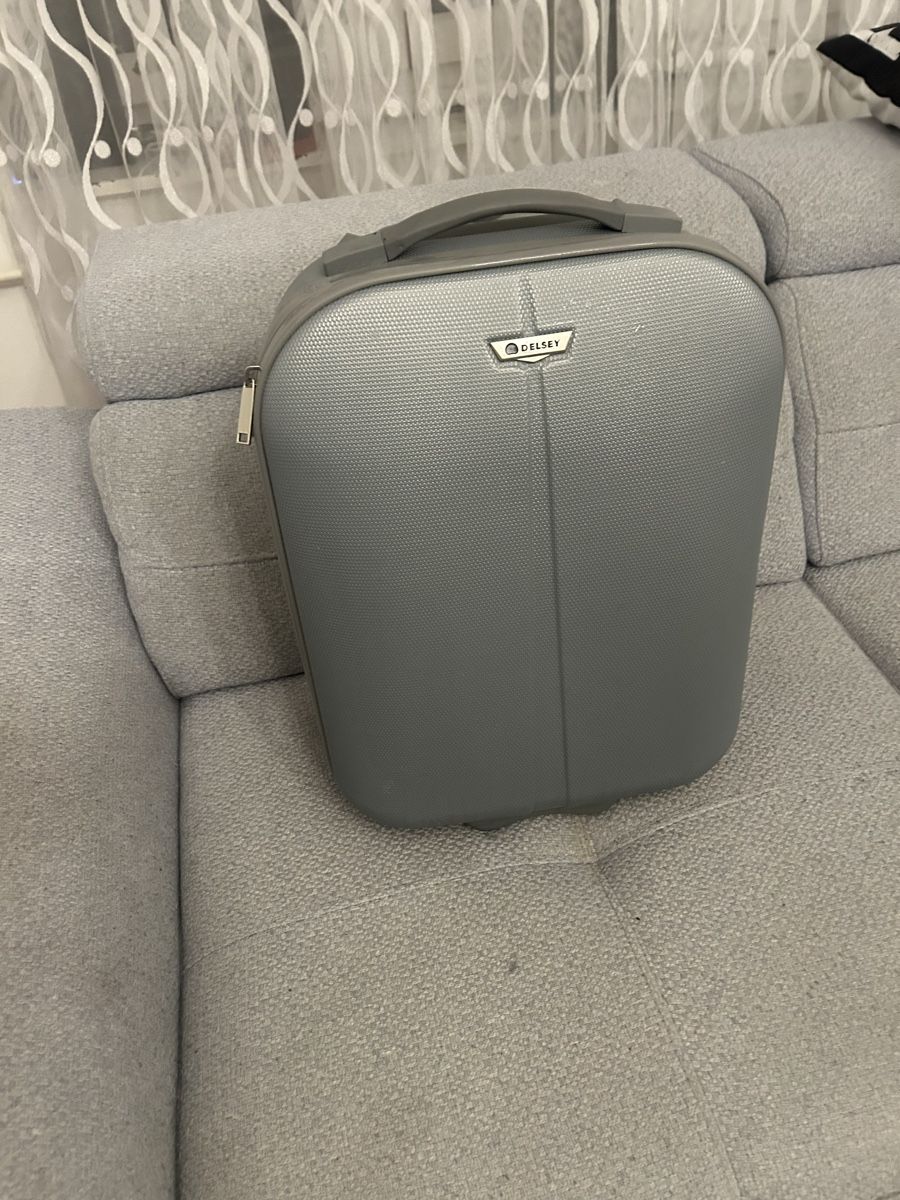 Valises de voyage: Koffer  – D'occasion à Basel par Krisztina.na