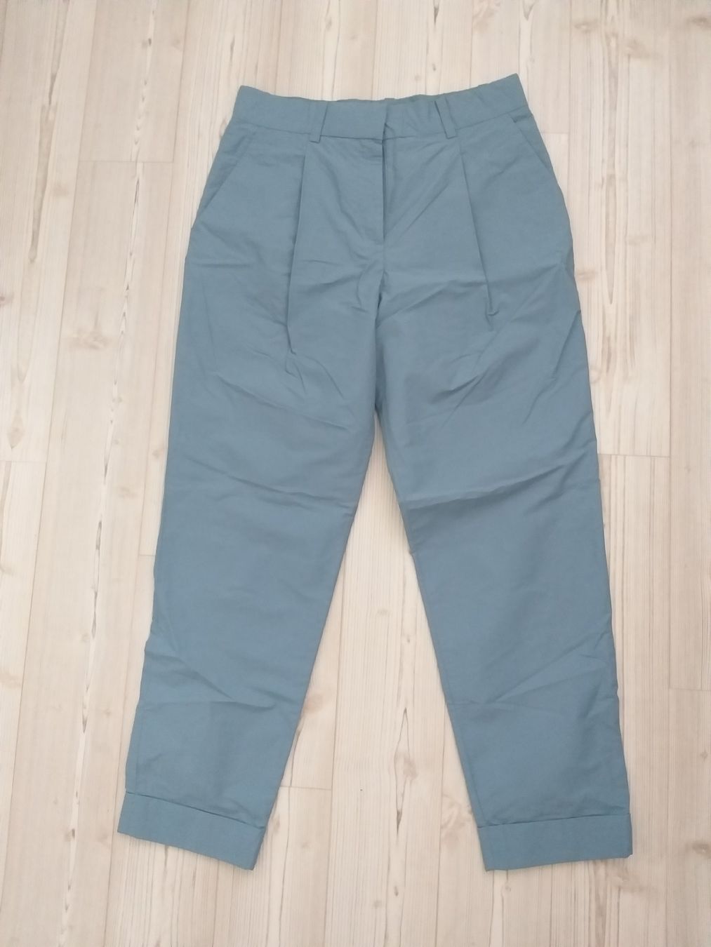 Cos Hosen: Pantalon / Hose COS  Taille / Grosse 34 CH – Gebraucht aus Cossonay-ville von Super-Price-Quality
