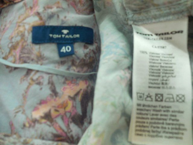 Tom Tailor Camicette: Gr. 40 TOM TAILOR leichte Bluse flieder/hellbau mit Blumen – Usato da Basel venduto da FRAU.ZAUBER.MOND 2